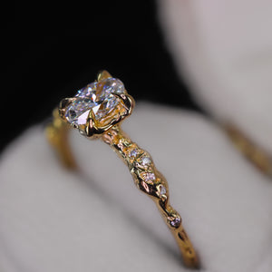 "Calla": 14k yellow gold & lab diamond ring