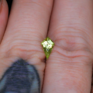 Create your own ring: 0.75ct green kite sapphire