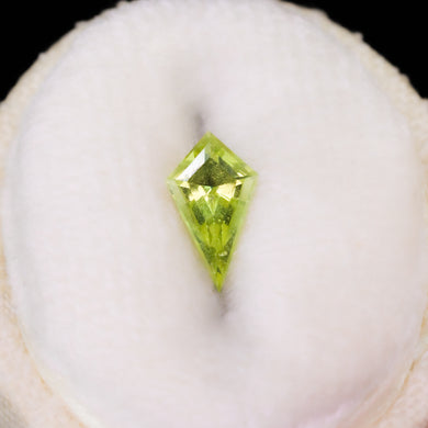 Create your own ring: 0.75ct green kite sapphire