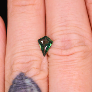 Create your own ring: 0.80ct green/bicolor Australian kite sapphire