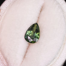 Load image into Gallery viewer, Create your own ring: 0.91ct green/bicolor pear sapphire