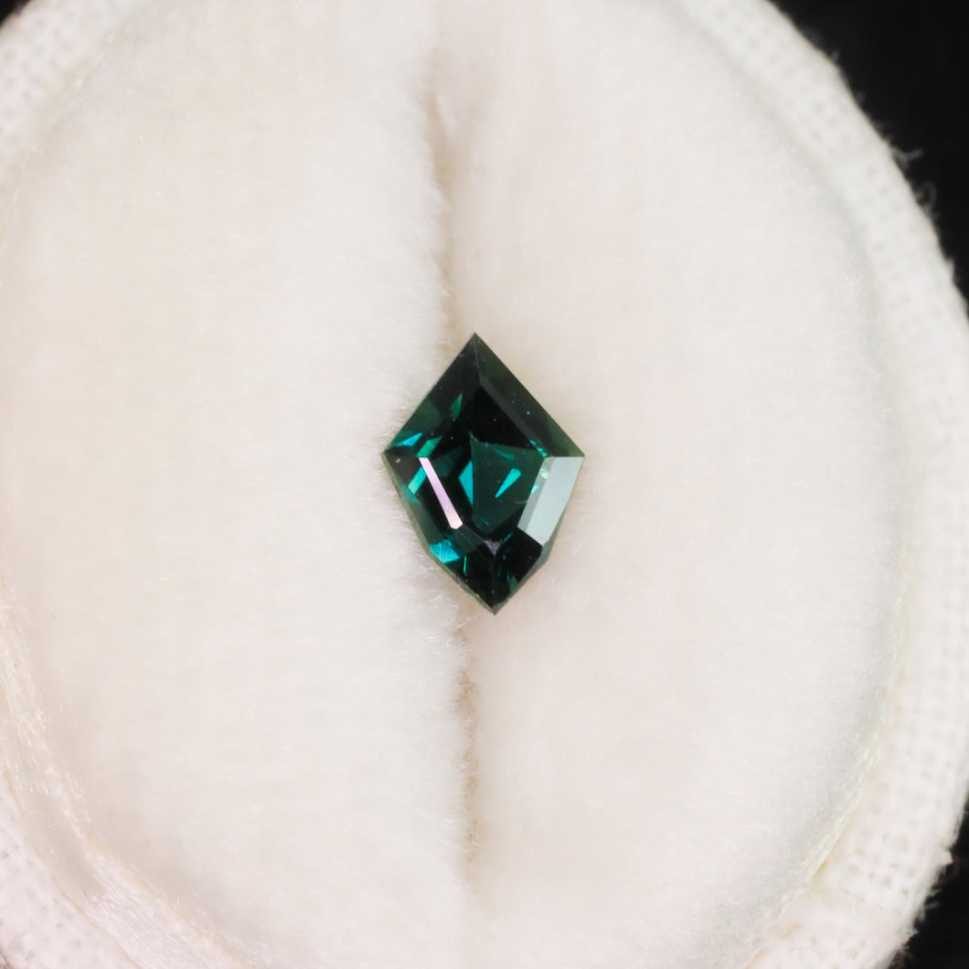 Create your own ring: 0.56ct teal/green step geo/kite sapphire