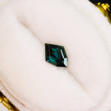 Load image into Gallery viewer, Create your own ring: 0.56ct teal/green step geo/kite sapphire