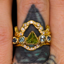 Load image into Gallery viewer, Luna Rose: 14k Starbrite Australian sapphire 5-stone ring (ooak)