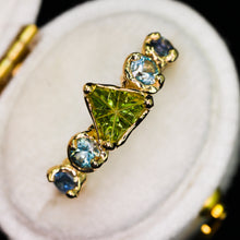 Load image into Gallery viewer, Luna Rose: 14k Starbrite Australian sapphire 5-stone ring (ooak)