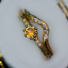 Load image into Gallery viewer, Oakley: 14k yellow gold, bicolor Montana sapphire &amp; diamond ring