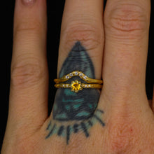 Load image into Gallery viewer, Oakley: 14k yellow gold, bicolor Montana sapphire &amp; diamond ring