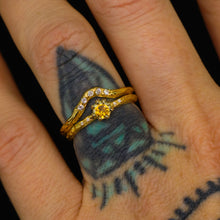 Load image into Gallery viewer, Oakley: 14k yellow gold, bicolor Montana sapphire &amp; diamond ring