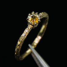 Load image into Gallery viewer, Oakley: 14k yellow gold, bicolor Montana sapphire &amp; diamond ring