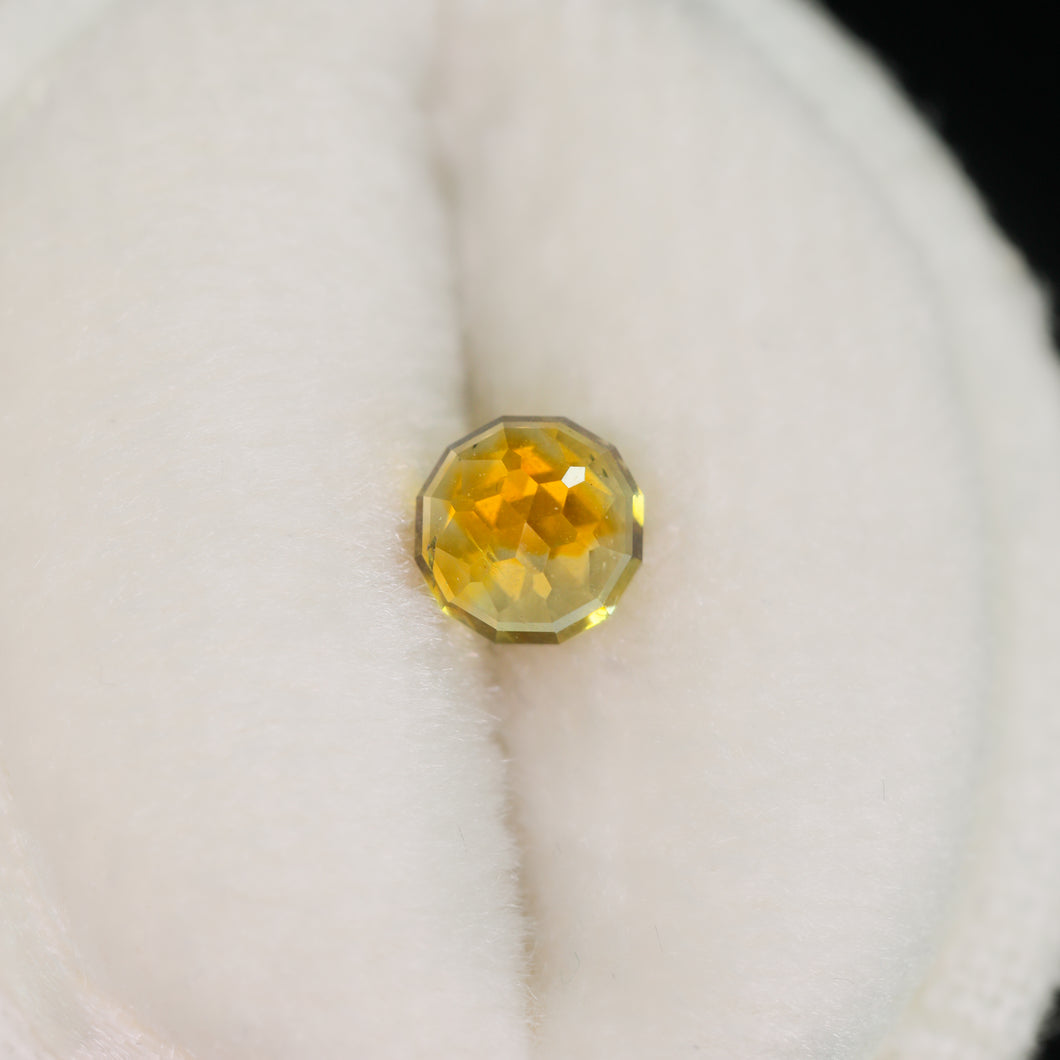 Create your own ring: 0.75ct orange/yellow Montana sapphire