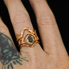 Load image into Gallery viewer, Calendula ring setting