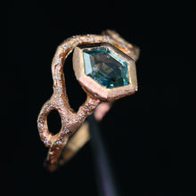 Load image into Gallery viewer, Calendula ring setting