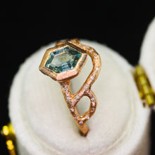 Load image into Gallery viewer, Calendula ring setting