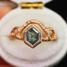 Load image into Gallery viewer, Calendula ring setting