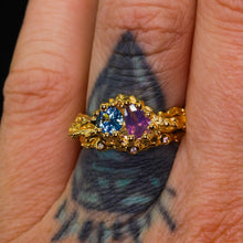 Load image into Gallery viewer, Reverie toi et moi: 14k yellow gold sapphire ring (one of a kind)