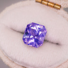 Load image into Gallery viewer, Create your own ring: 3.26ct opalescent violet/purple sapphire