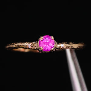 Magnolia ring petite round with one of a kind sapphires (Limited Edition)