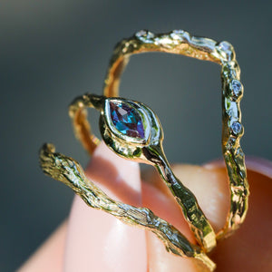 Galadrielle ring with alexandrite in 14K gold (made to order)