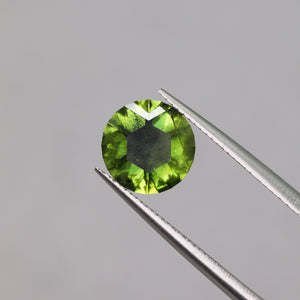 Create your own ring: 1.76ct green Australian sapphire