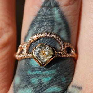 Calendula ring: Raw Montana sapphire & diamonds in 14K rose gold