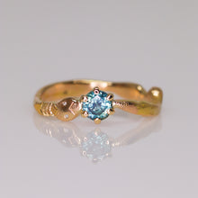Load image into Gallery viewer, Aila ring: 14K yellow gold parti/teal sapphire snake ring (one of a kind)